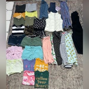 Huge Clothing Bundle size S
